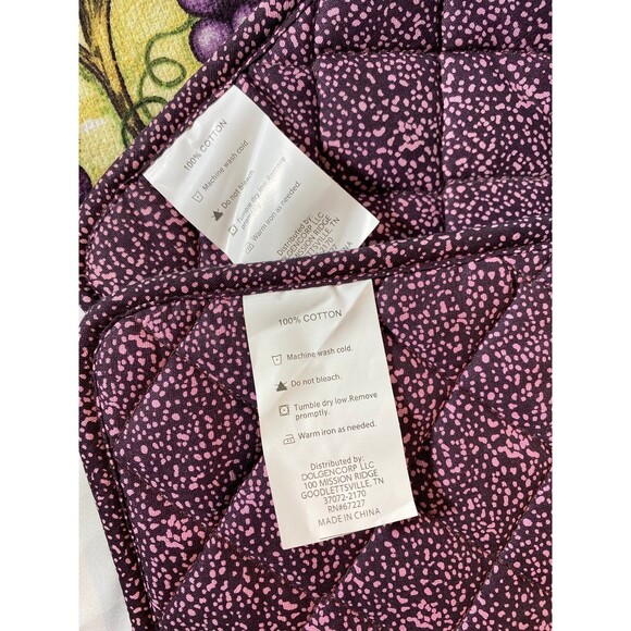 Grape Kitchen Linens 7 Pieces, 3 Hand Towels, 2 Oven Mits, 2 Potholders NWOT - Picture 5 of 6